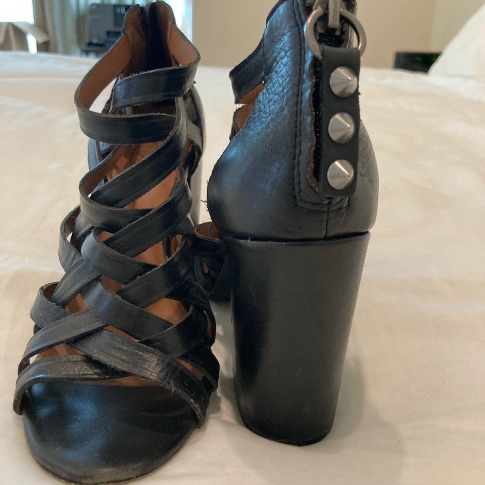 Black strappy sandals - Picture 2 of 6